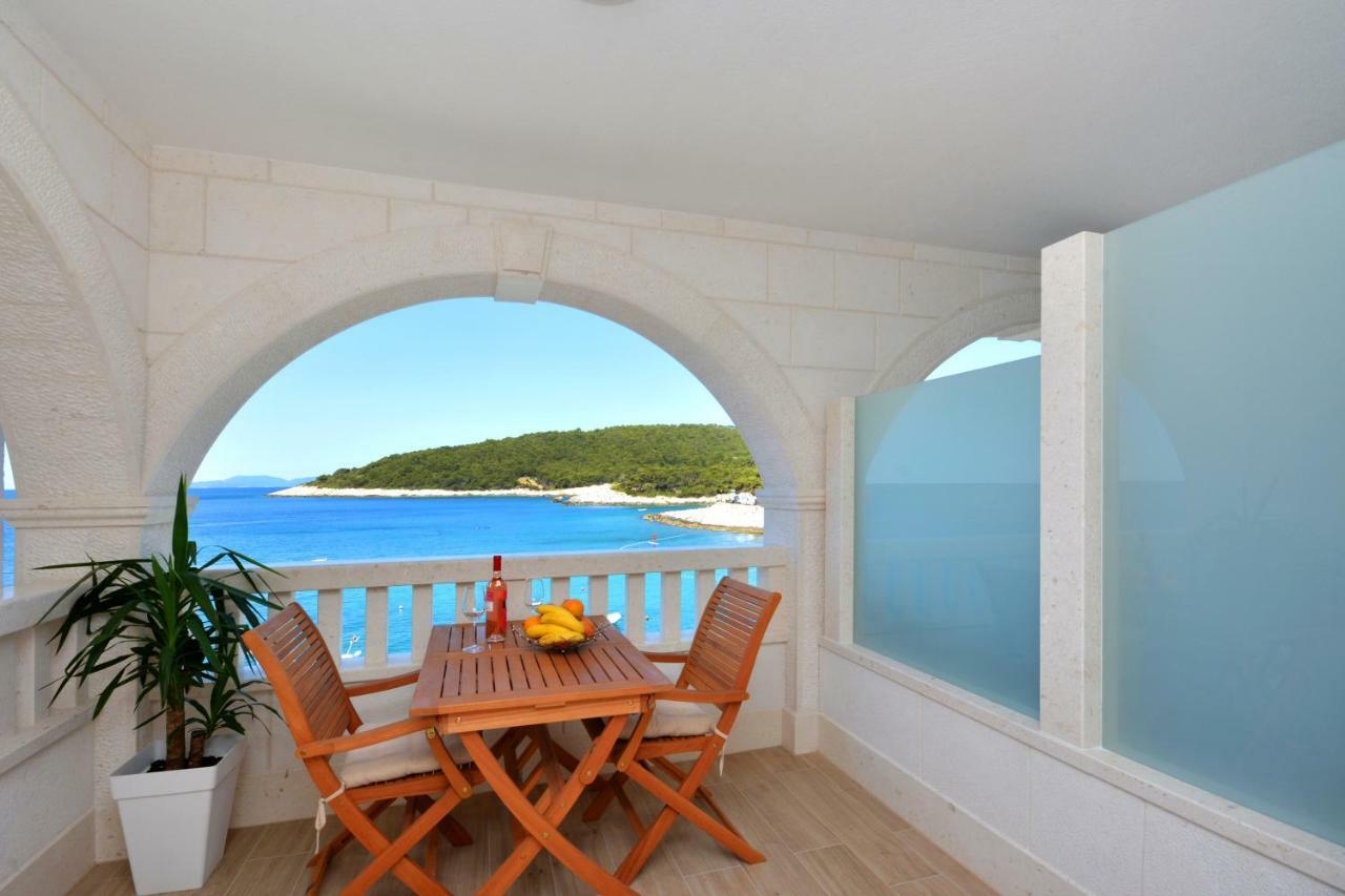 Villa Stonehouse Milna  Exterior photo